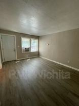 1512 South Pattie Street #4 - Photo 1 of 1