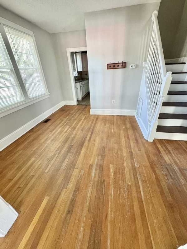 623 E Gladstone Ave - Photo 2 of 13