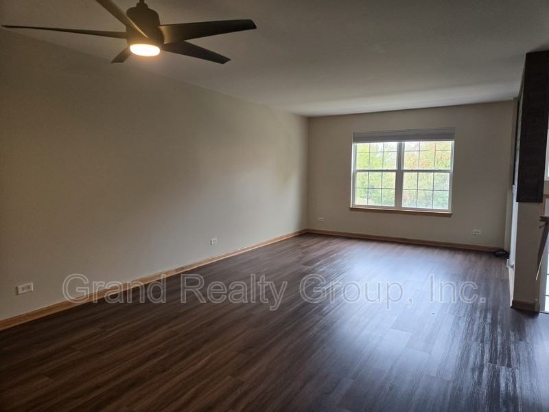 552 Richard Brown Boulevard - Photo 2 of 22
