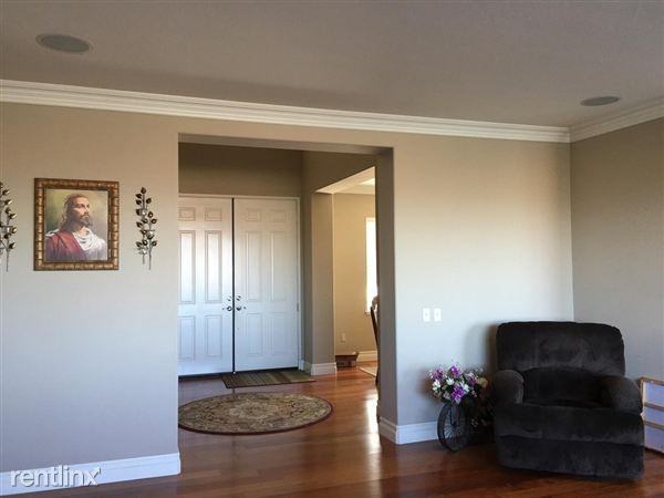 1639 Via Galicia St - Photo 3 of 10