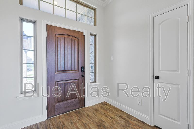 3008 Bobcat Dr - Photo 4 of 24