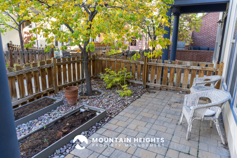 858 Cecina Court - Photo 3 of 26