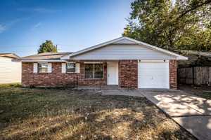 featured image of 305 Ne Angus St