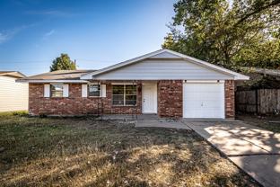 305 Ne Angus St - Photo 1 of 1