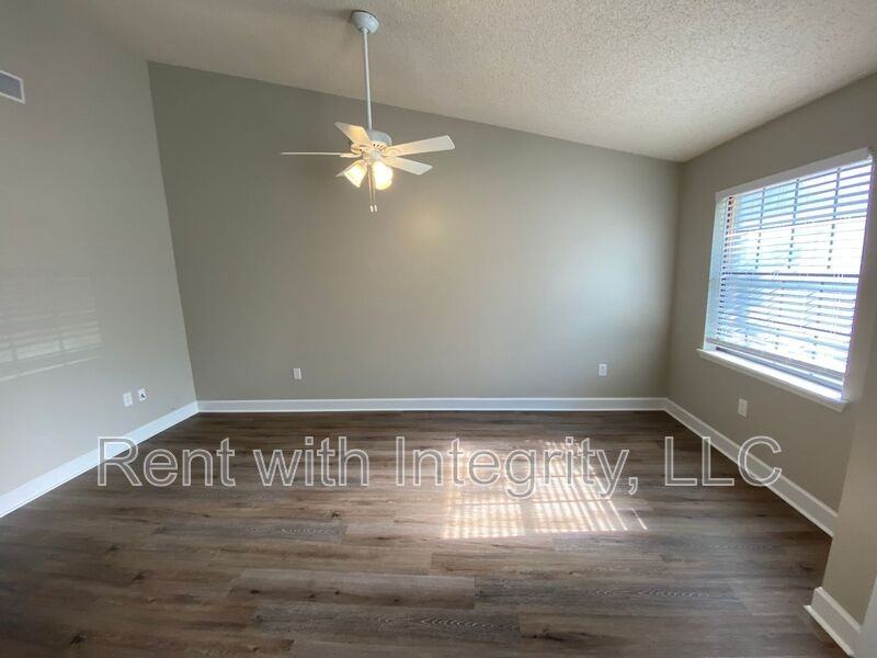 453 Cactus St - Photo 2 of 17