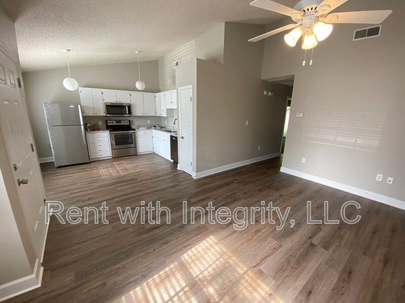 453 Cactus St - Photo 3 of 17