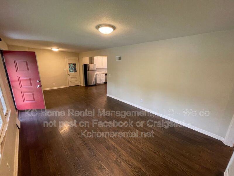 5311 Reeds Rd - Photo 3 of 21