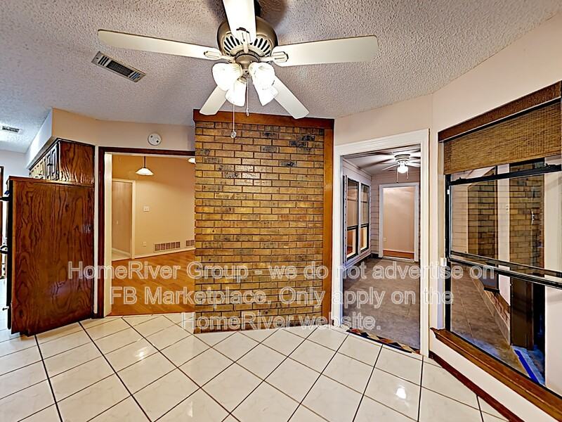 4411 Silverthorn Dr - Photo 3 of 22