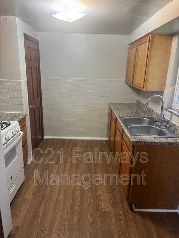 350 Wylie Ave - Photo 2 of 7