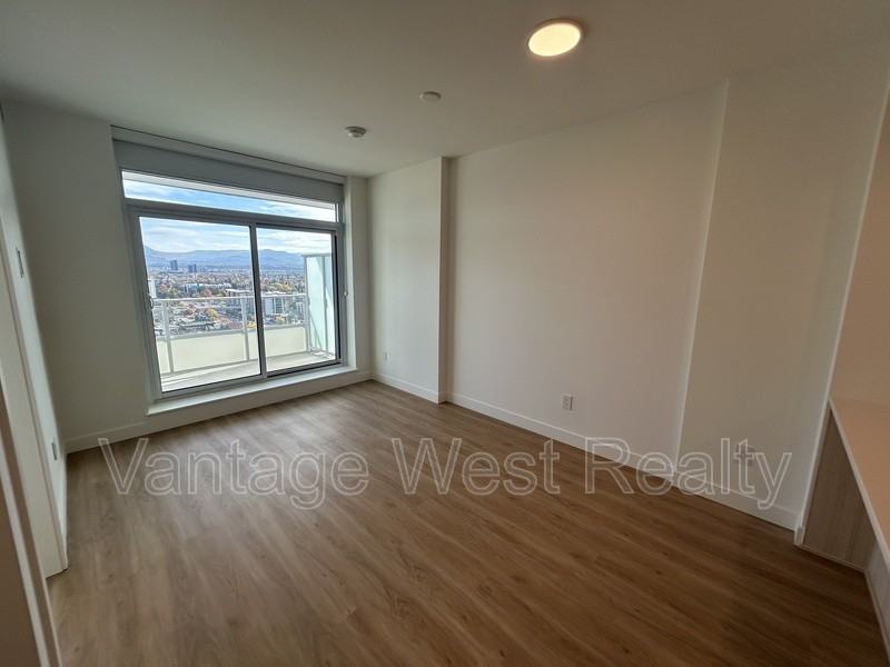 1703 Water St - Photo 3 of 17