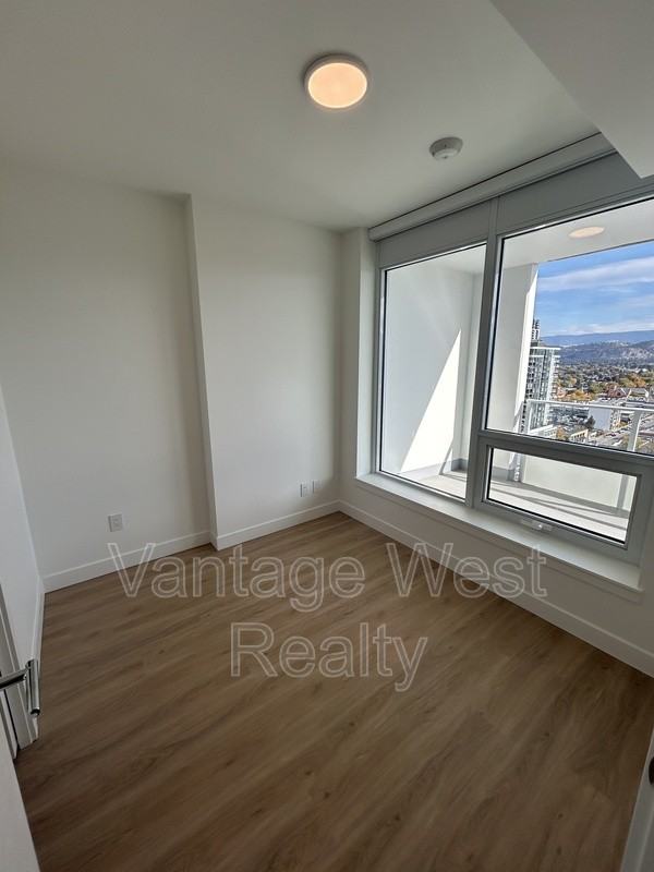 1703 Water St - Photo 4 of 17