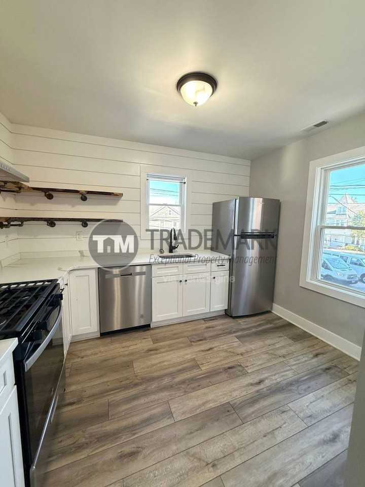 42 N State St #C - Photo 2 of 10