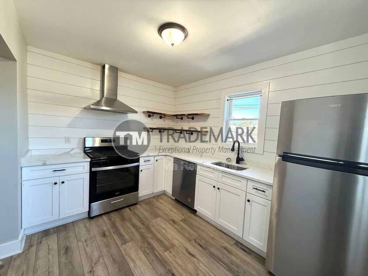 42 N State St #C - Photo 3 of 10