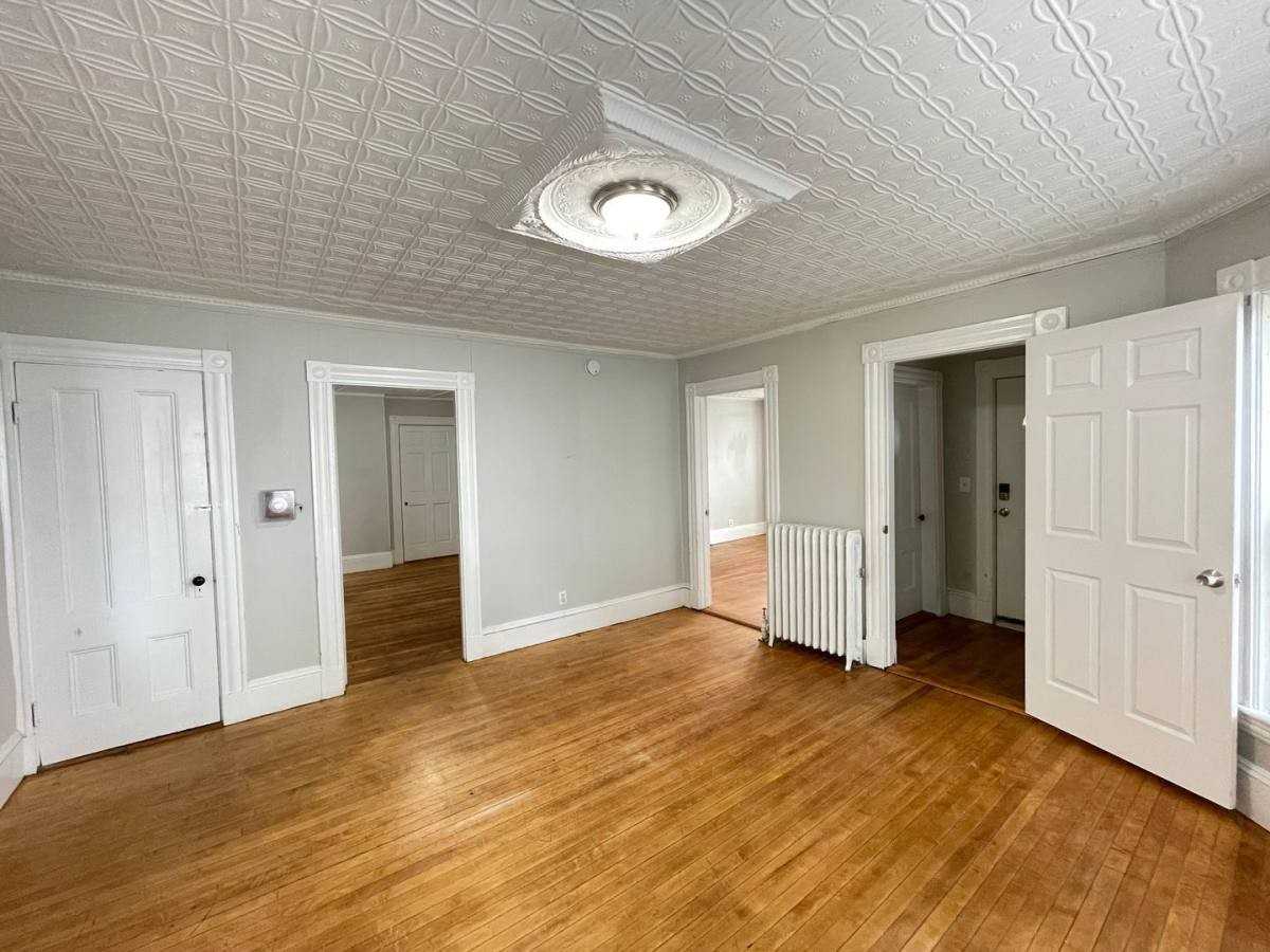 350 Portland St #A - Photo 3 of 10