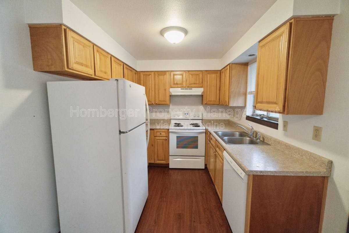 7024 North Wiscomb Drive - Photo 2 of 10