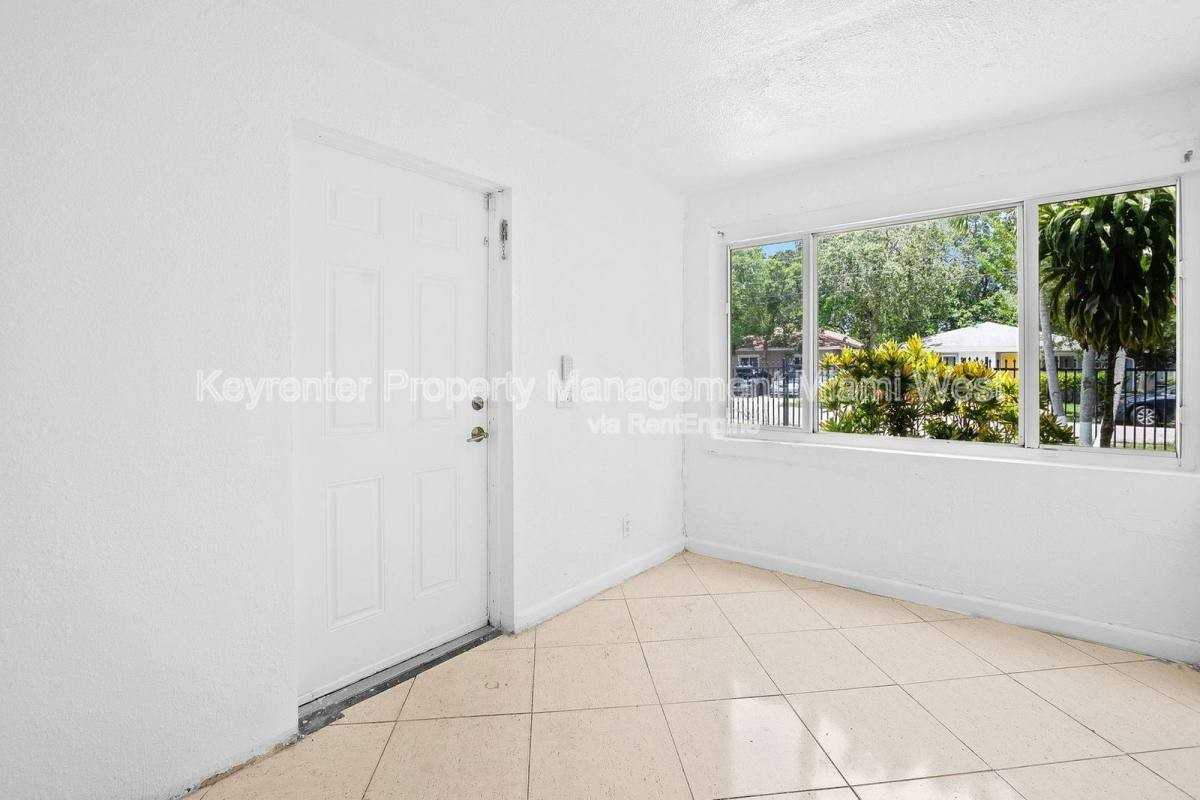 7770 Nw 9th Ave - Photo 4 of 10