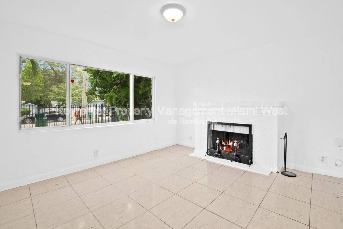 7770 Nw 9th Ave - Photo 7 of 10