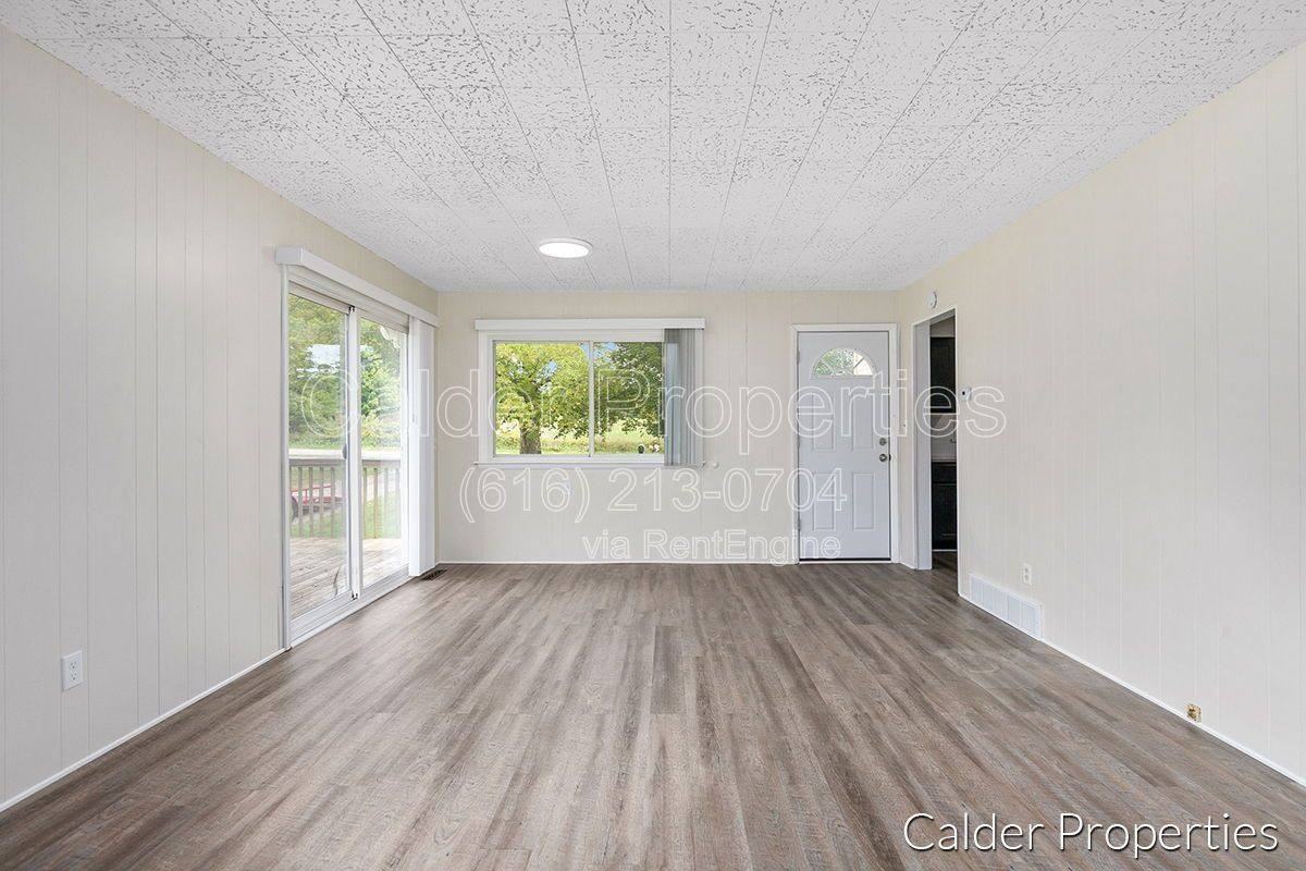 6679 Egan St SE - Photo 3 of 10