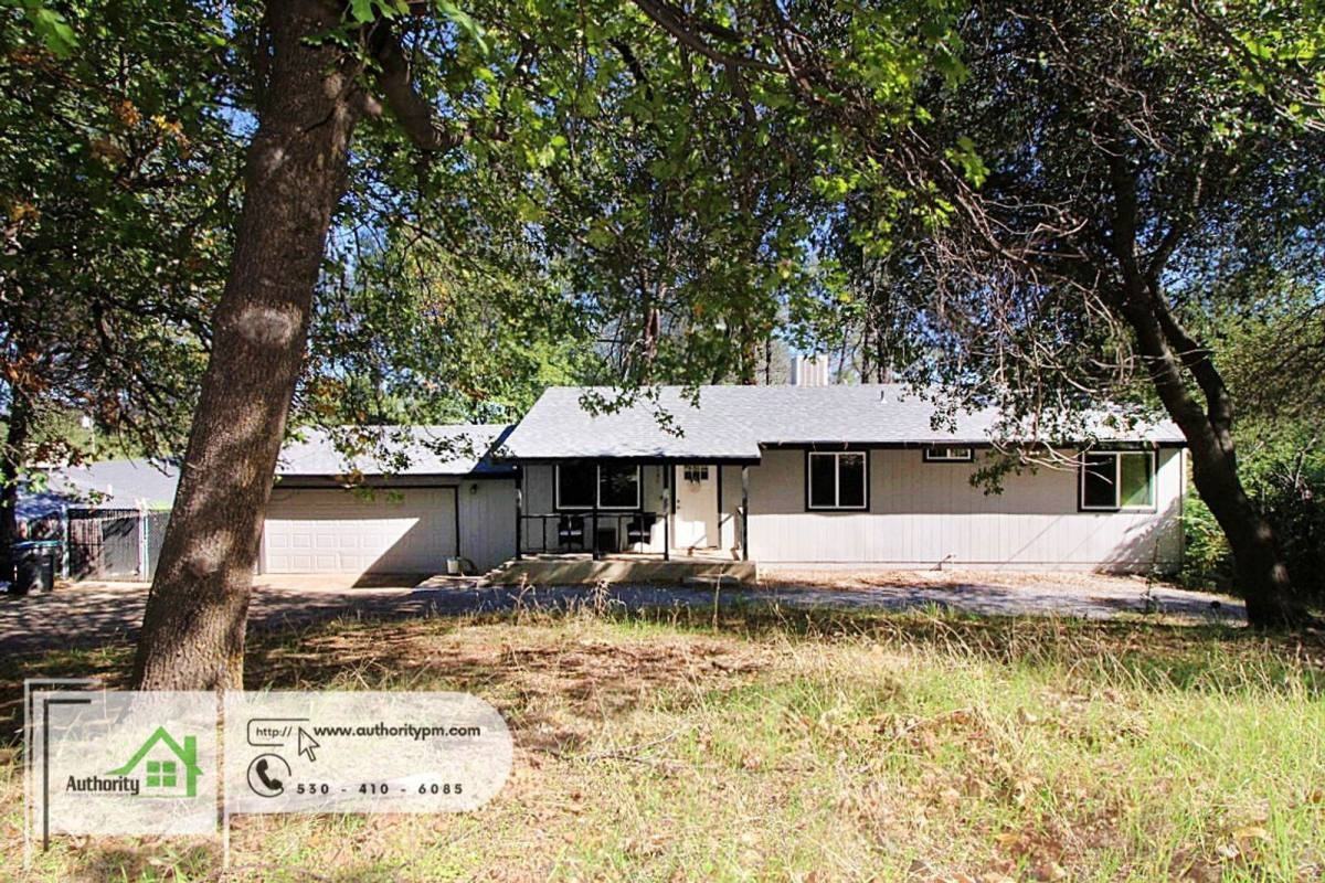 2141 Montana Avenue - Photo 2 of 10
