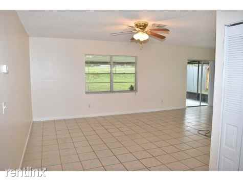 1912 Crown Park Dr - Photo 2 of 10