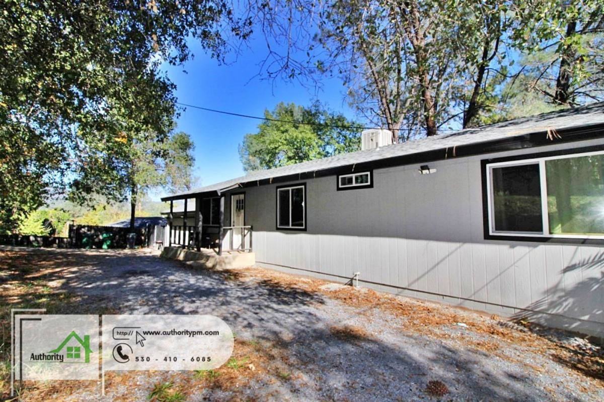 2141 Montana Avenue - Photo 3 of 10