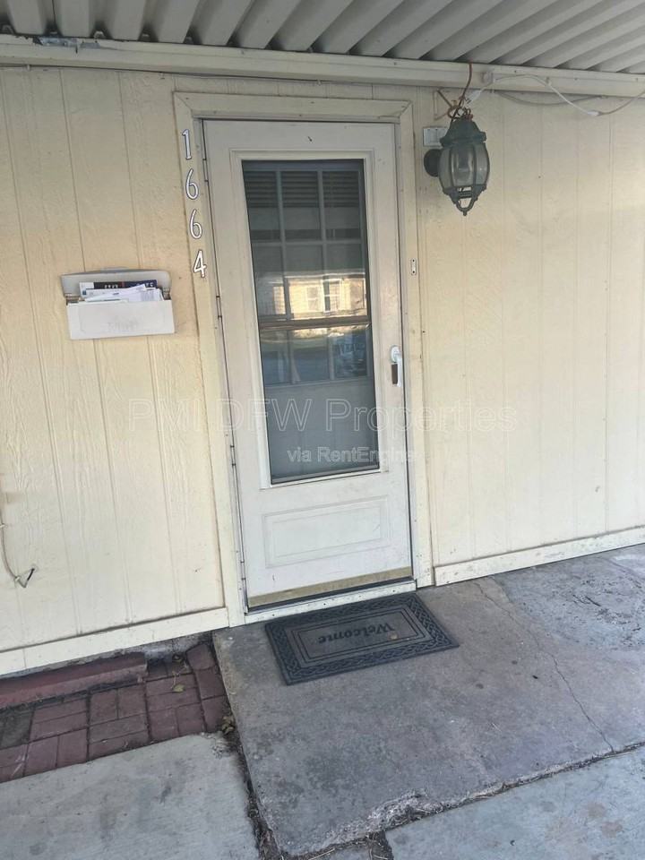 1664 Fagan Dr - Photo 2 of 10