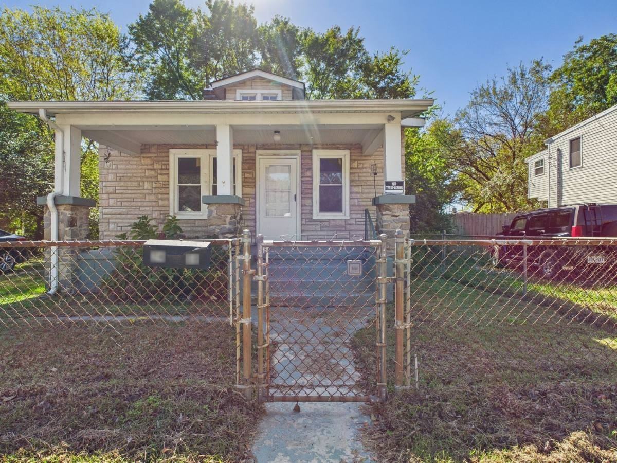 2408 Concord Ave - Photo 2 of 10