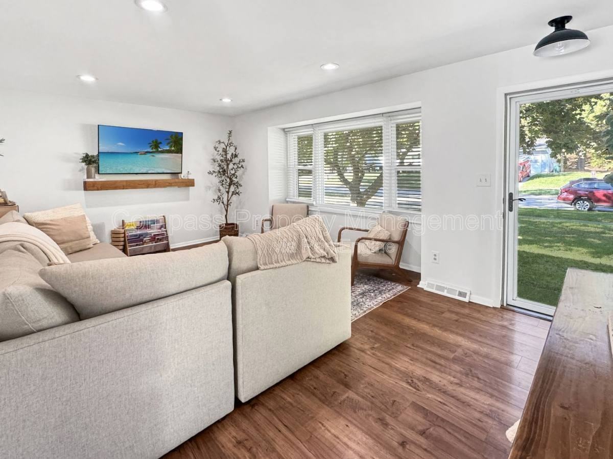 1482 Harding St Nw - Photo 2 of 10