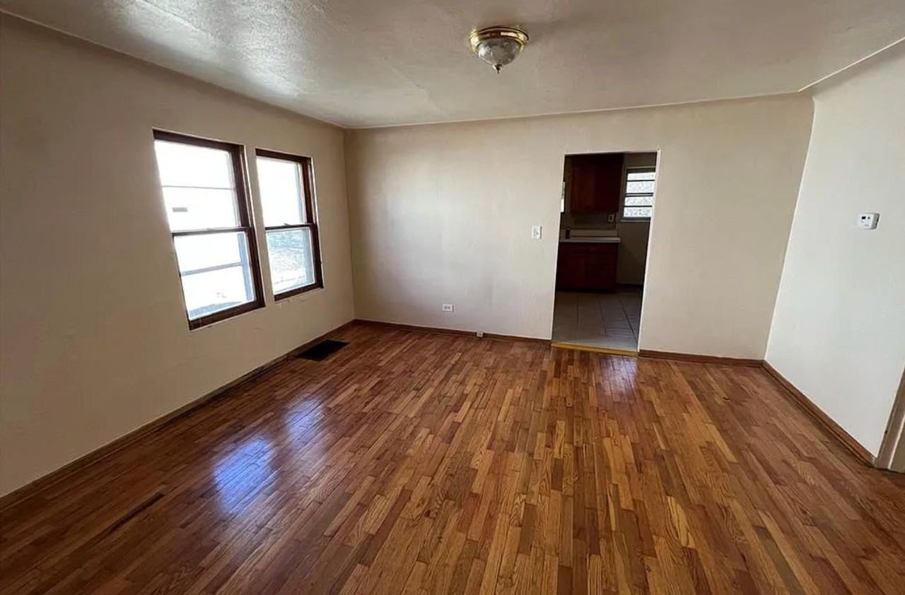 10052 Valley Dr - Photo 2 of 7