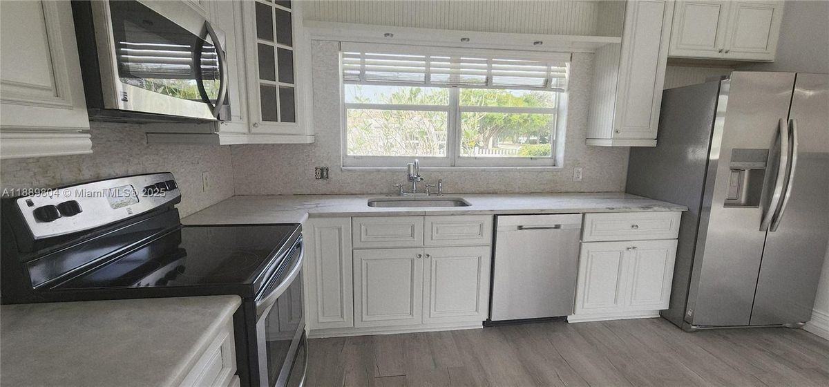 200 Nw 9th St - Photo 3 of 16