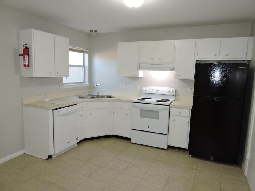 103 Hampton Dr - Photo 5 of 16