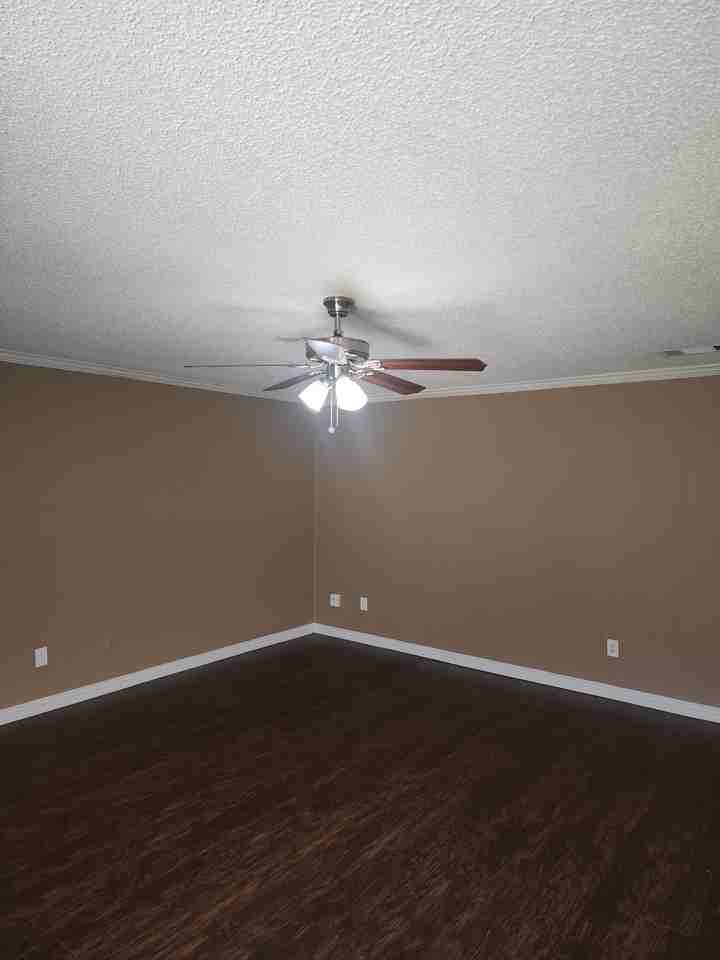5325 Weddington Ct - Photo 4 of 16