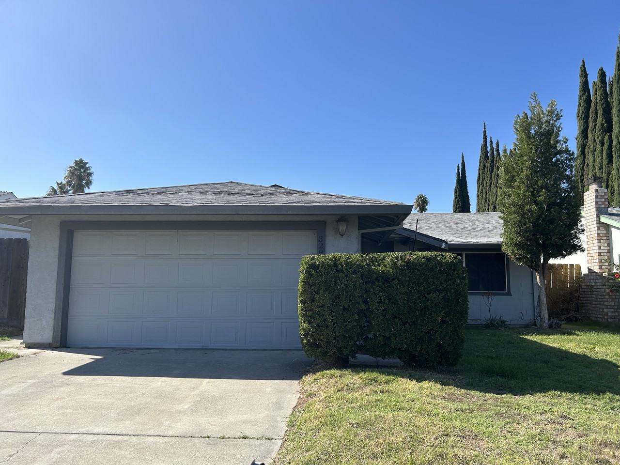 329 Redwood Ave - Photo 6 of 19