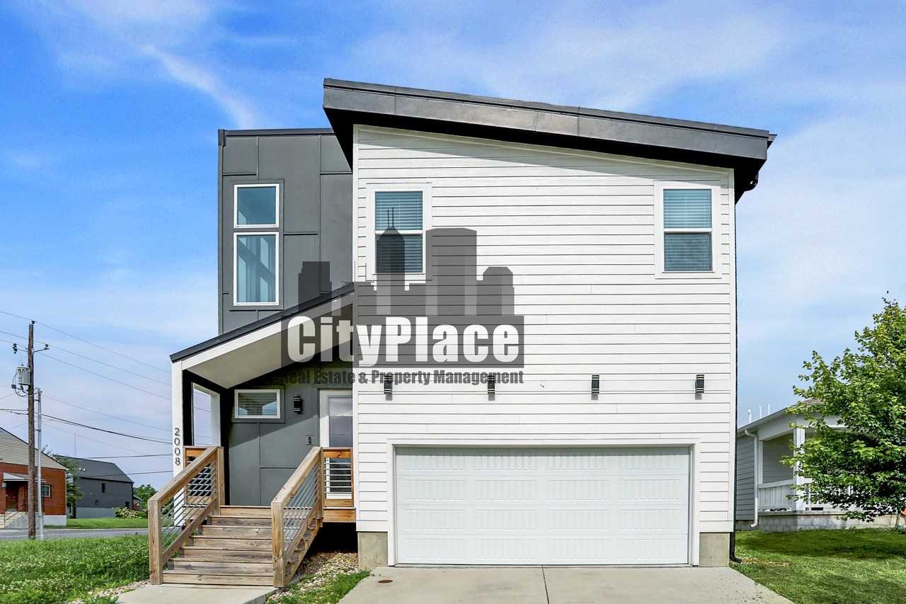 2008 Yandes Street - Photo 4 of 44