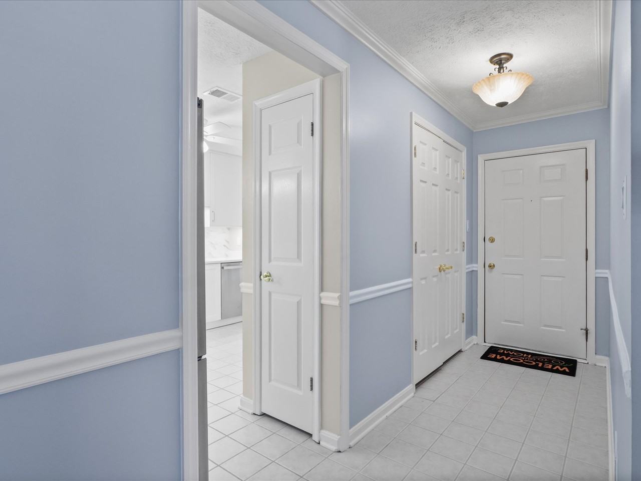 10064 Oakton Terrace Rd - Photo 7 of 42