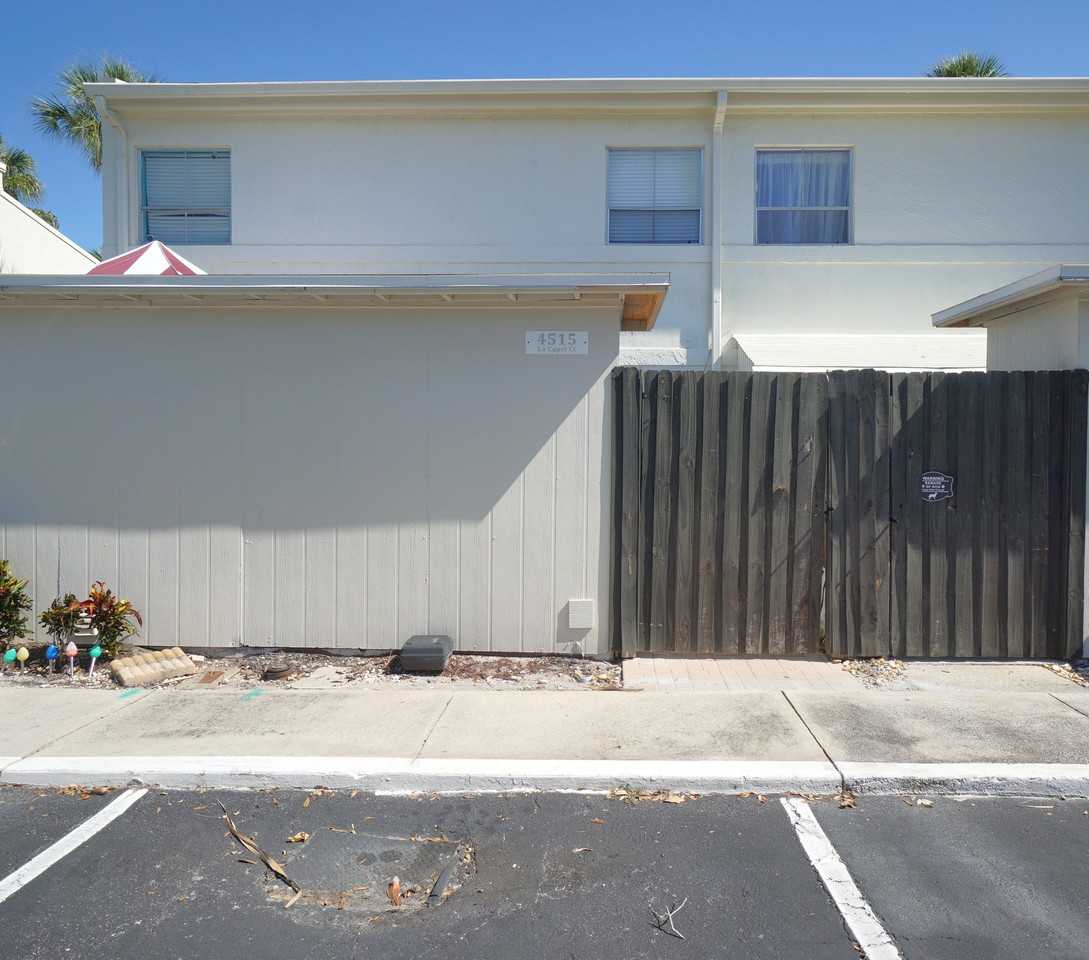 4515 La Capri Court - Photo 2 of 33