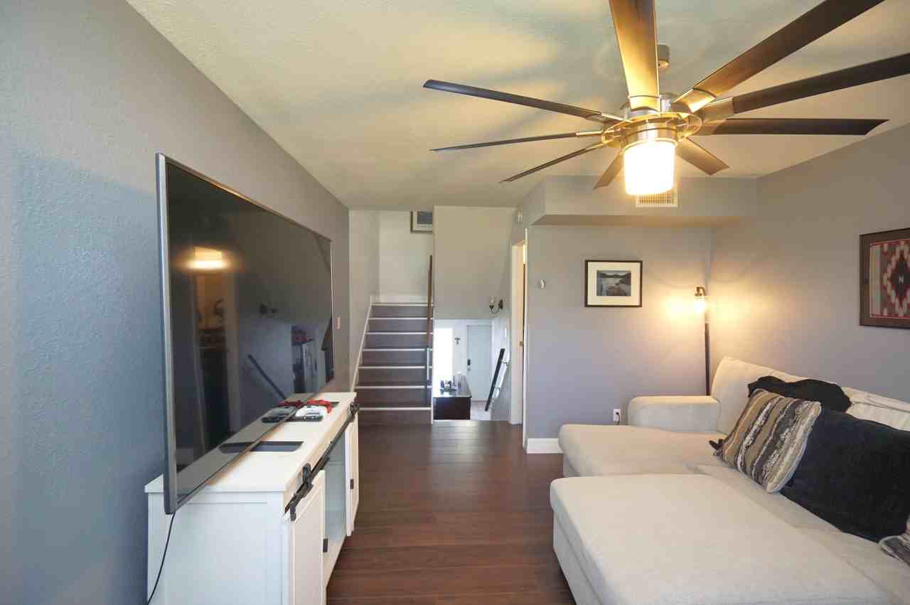 4515 La Capri Court - Photo 4 of 33