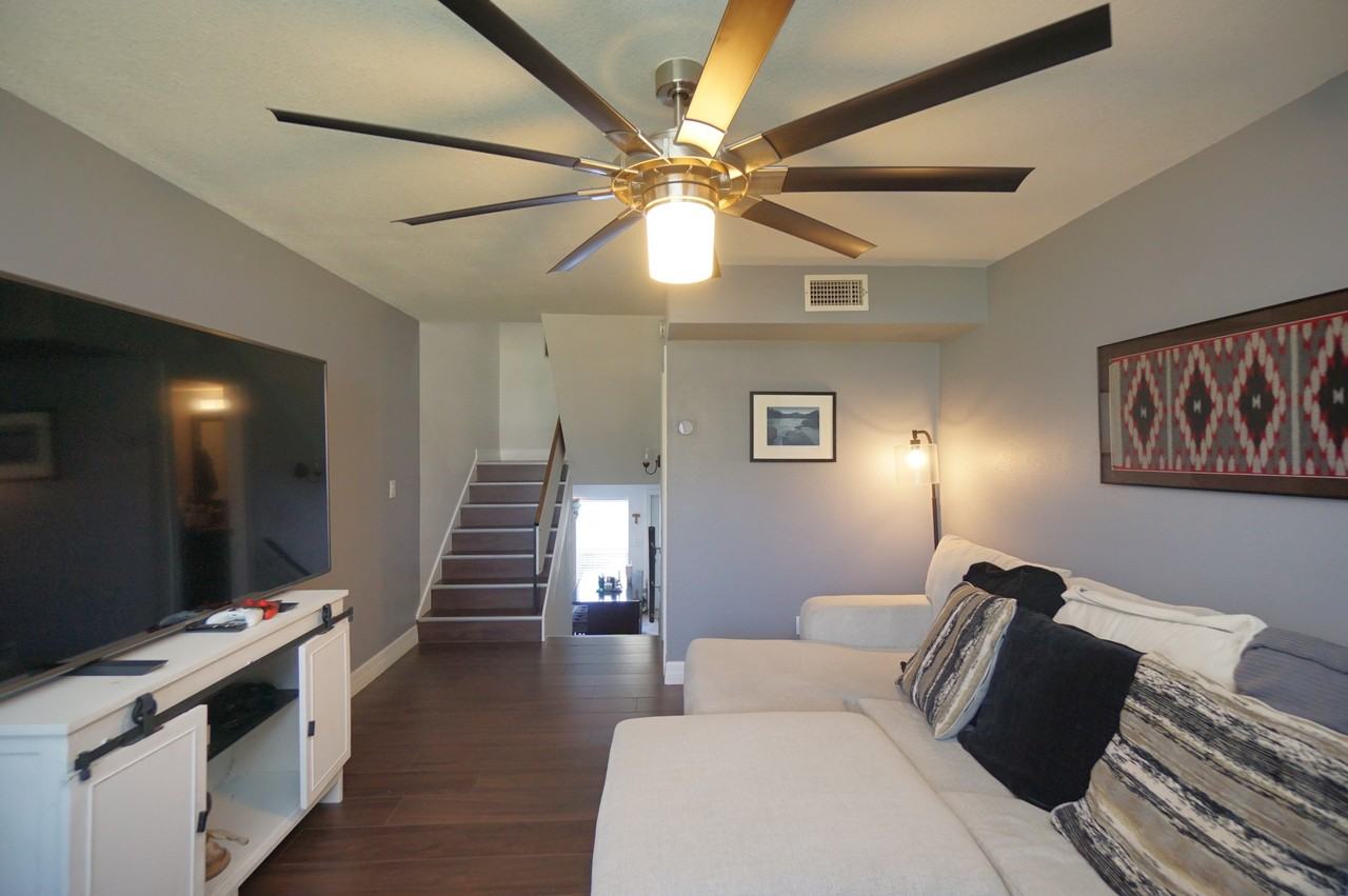 4515 La Capri Court - Photo 6 of 33