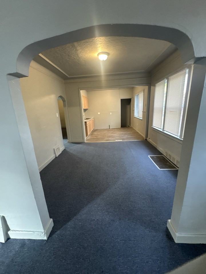 19539 Hickory Street - Photo 4 of 11