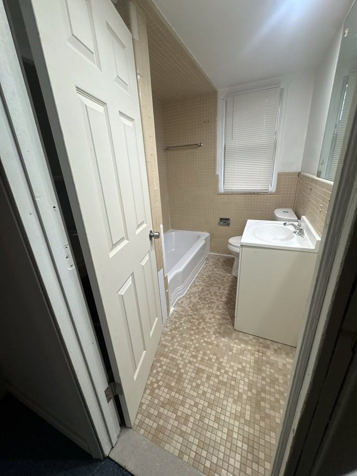 19539 Hickory Street - Photo 7 of 11