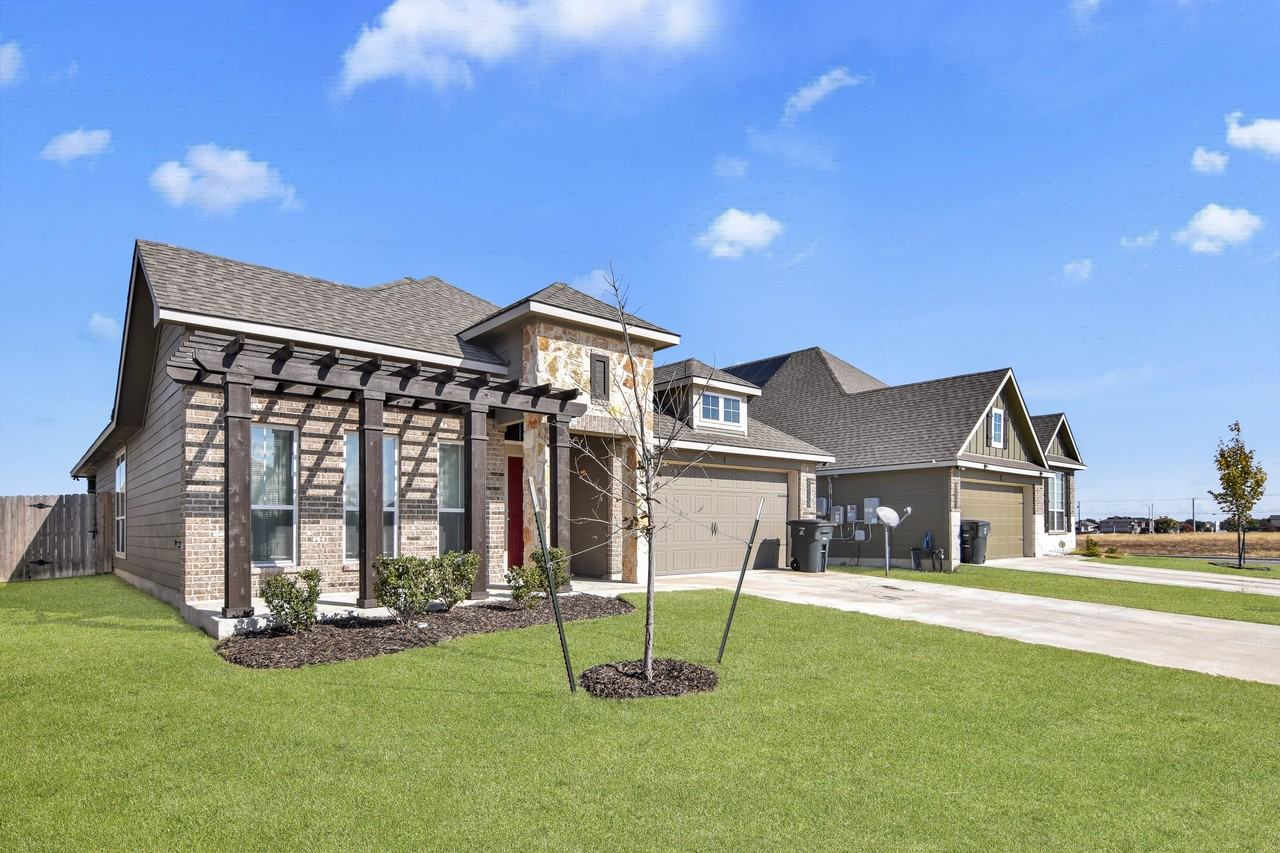 7113 Mcgregor Loop - Photo 2 of 21