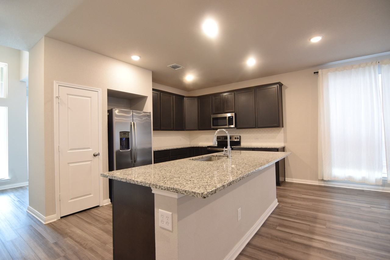 7113 Mcgregor Loop - Photo 4 of 21