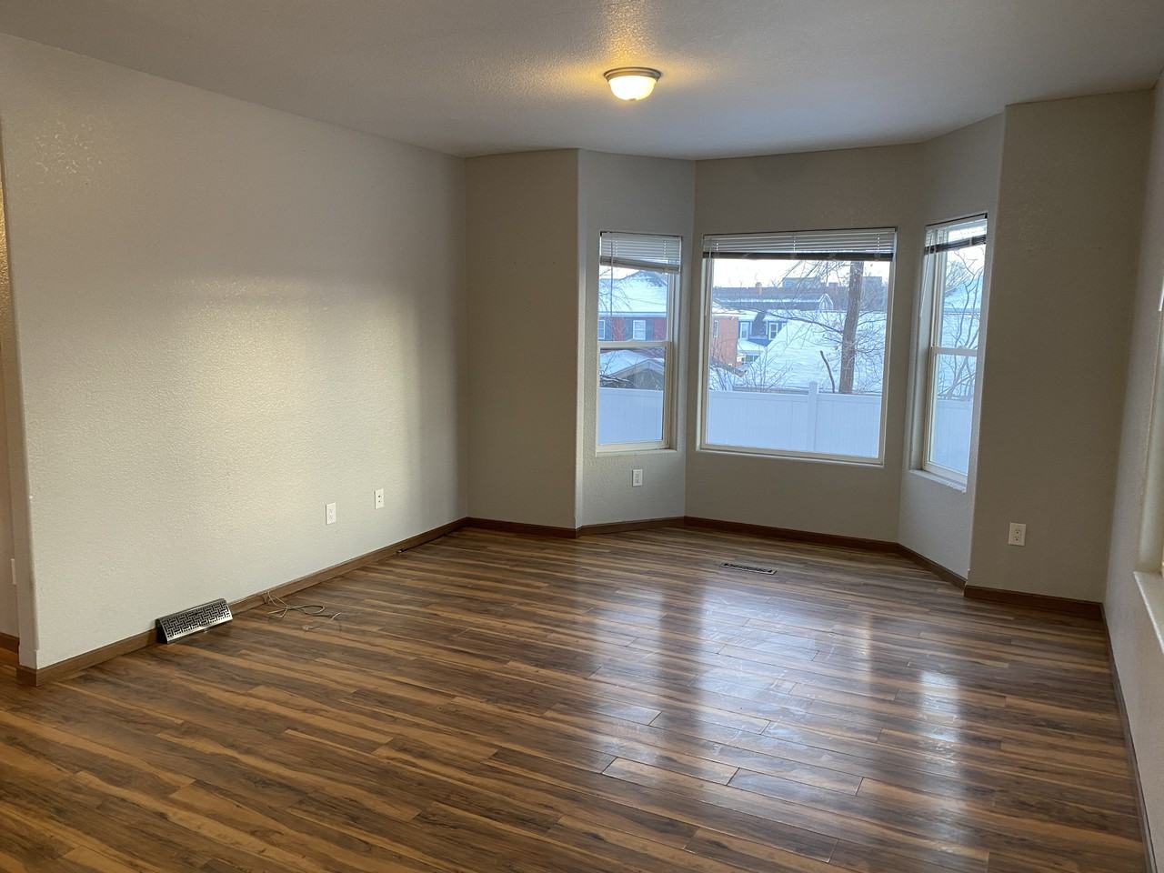 642 2nd Avenue Northwest - Photo 2 of 15