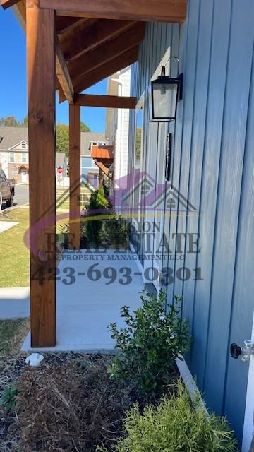 1911 Cypress Ln - Photo 3 of 33