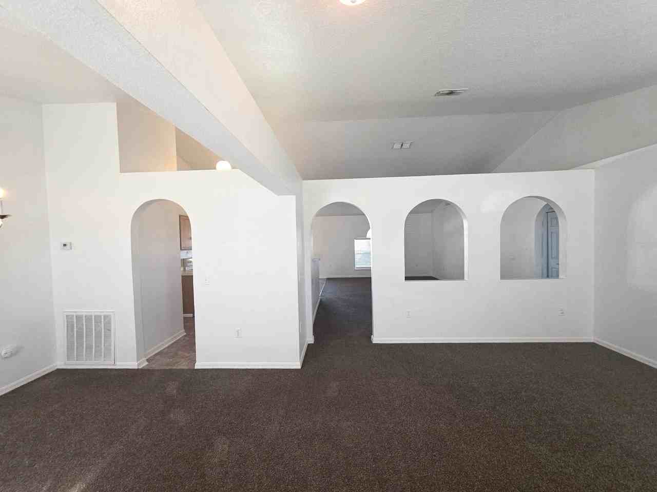 513 Marion Oaks Mnr - Photo 3 of 18