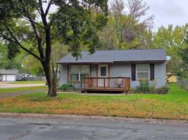 featured image of 653 N 2nd St