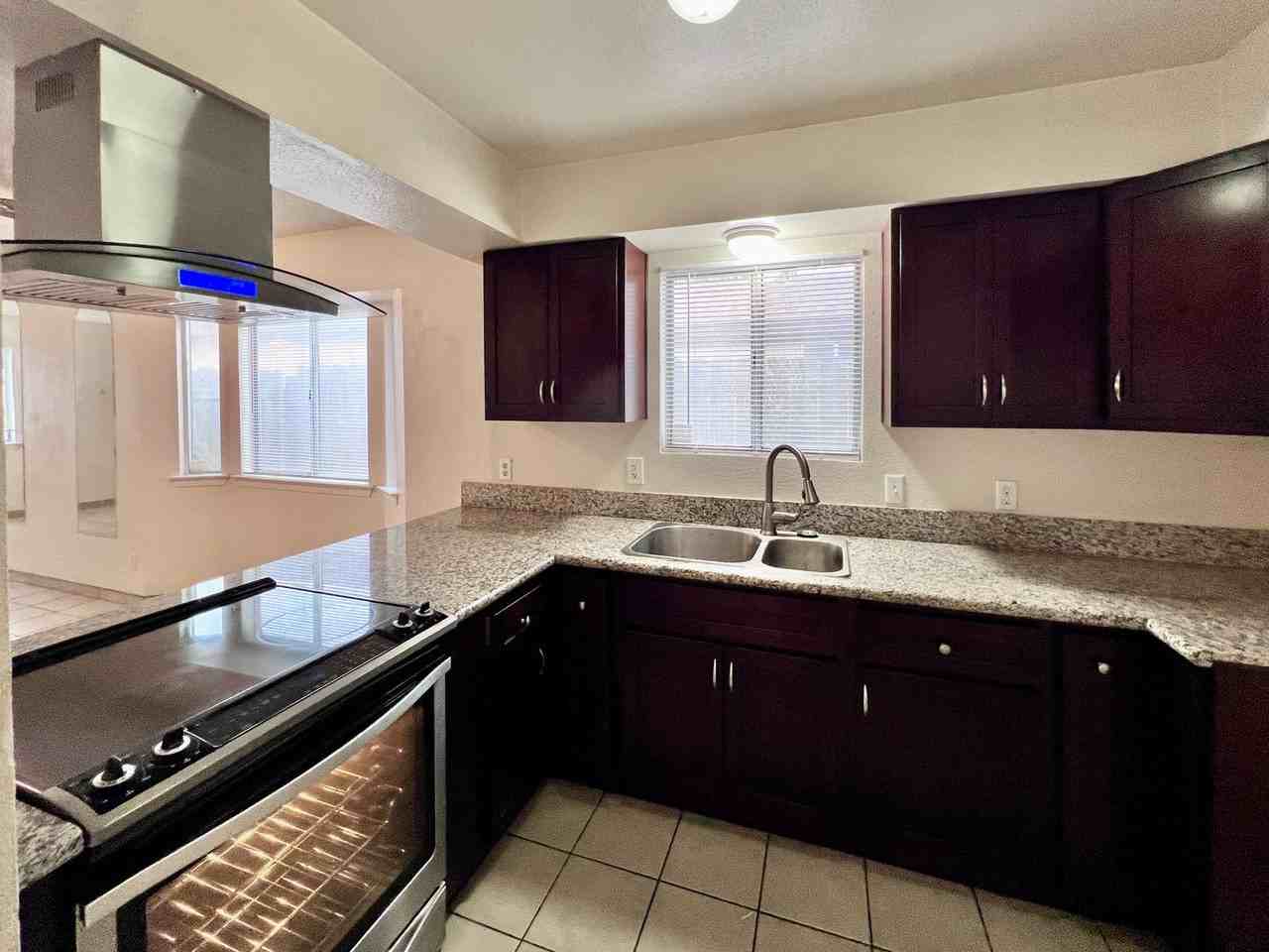 4122 N Cornelia Ave - Photo 2 of 18