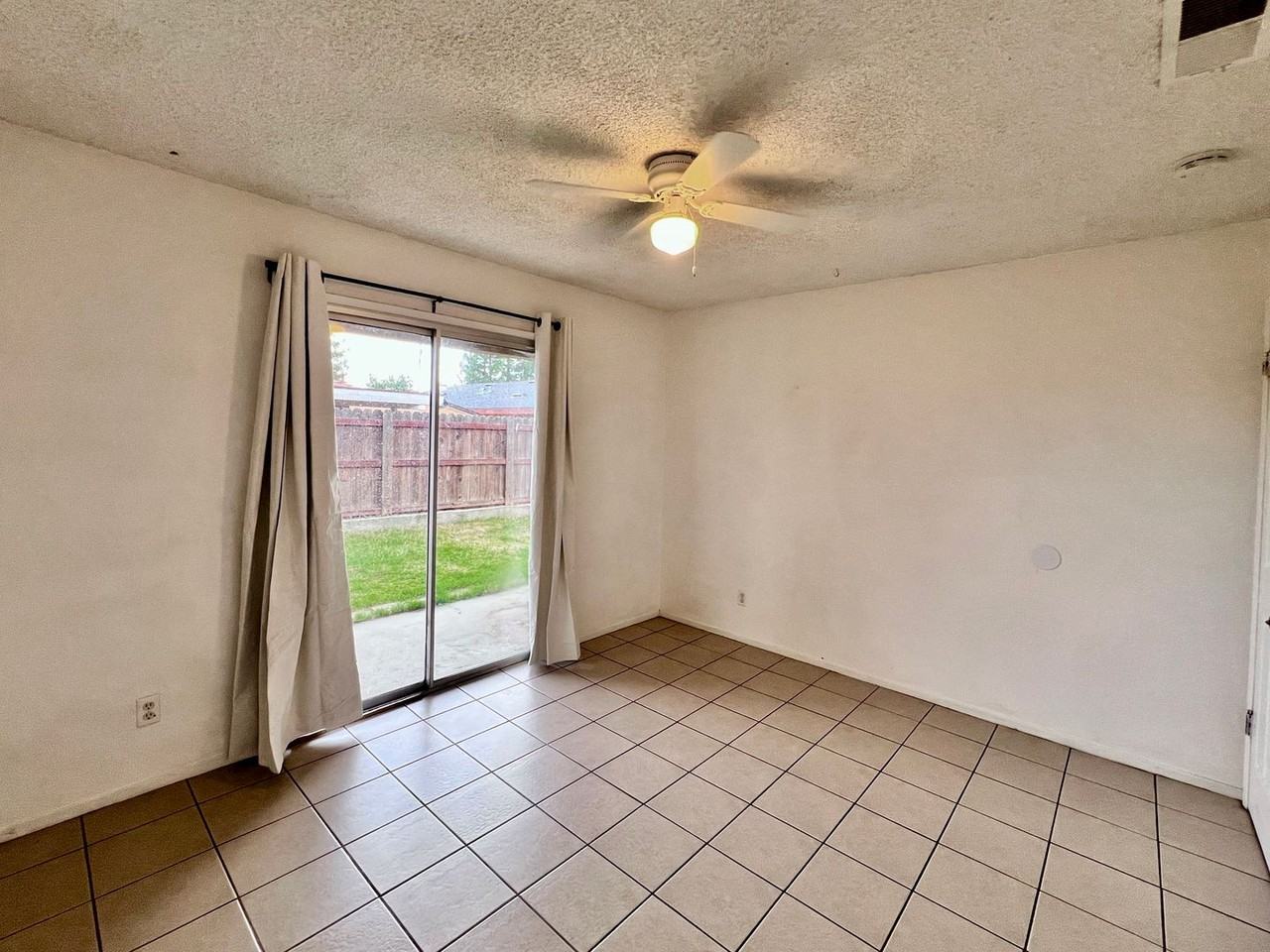 4122 N Cornelia Ave - Photo 7 of 18