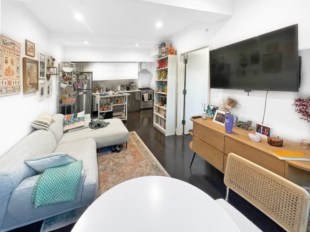 2183 3rd Avenue #1102