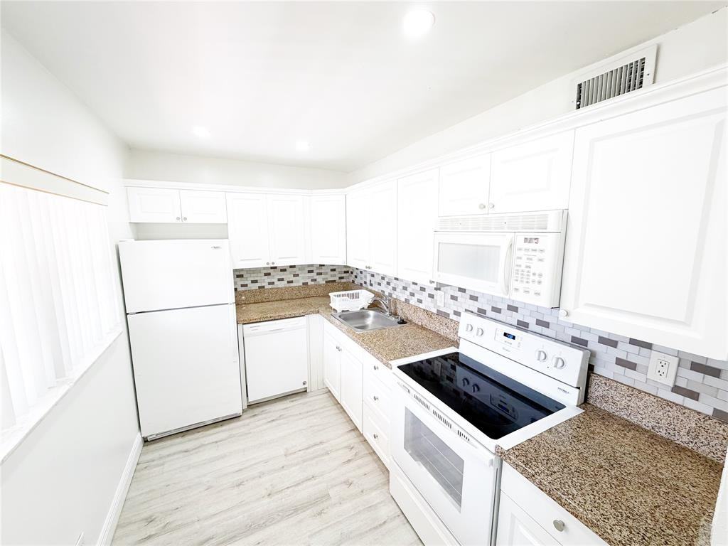 2710 Riverside Drive #201 - Photo 2 of 25